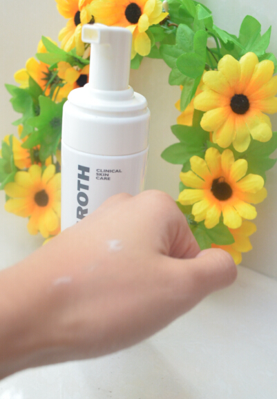 三亿体育手机版|Makiyo打人事件成谈资 主持人准备不周Makiyo念Nokia(图1) 三亿体育