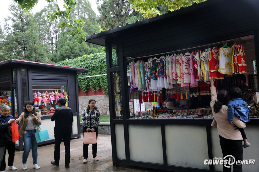 三亿体育手机版:第五人格感恩节活动 医生红蝶皮肤返场(图4) 三亿体育手机版