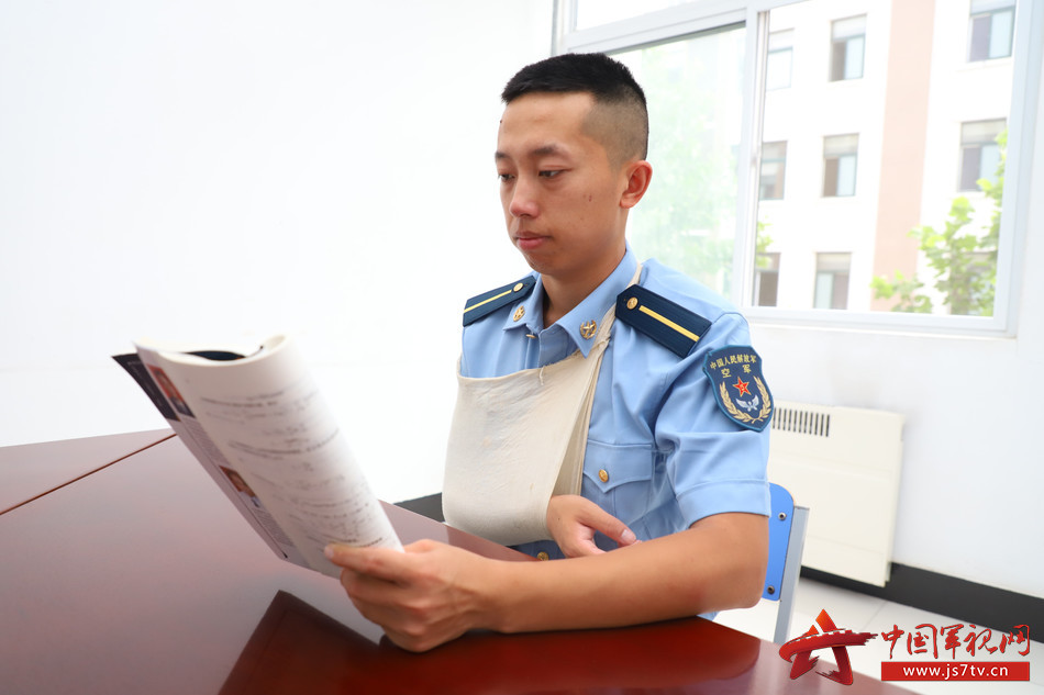 三亿体育官网：冠绝巅峰《决胜足球》全平台火爆开测