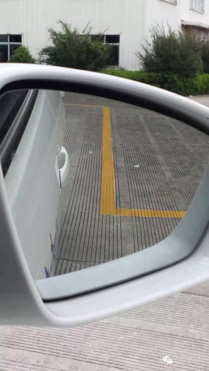 黄维德与苦守20年女友逛家电 被疑好事将近(图)|三亿体育(图2) 三亿体育