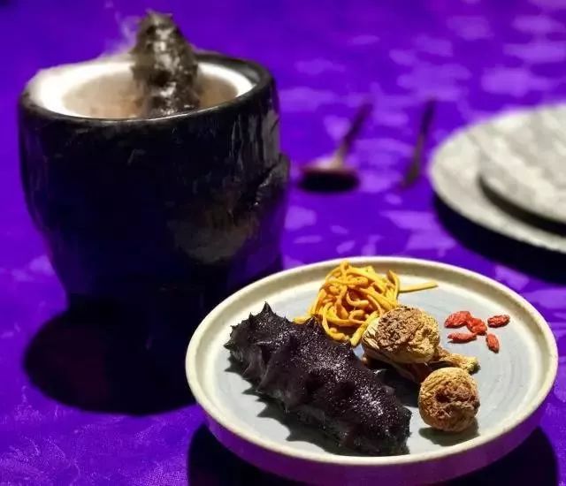 船王之子掷5亿为同性恋女儿招夫 引上千人应征“三亿体育手机版”(图1) 三亿体育