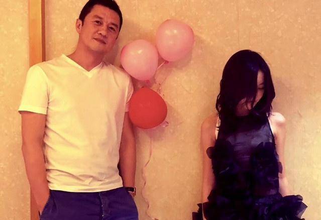 *
王菲女儿李嫣改小我私家简介 俩英文单词饱含深意 疑似不堪网络暴力_三亿体育手机版(图3)