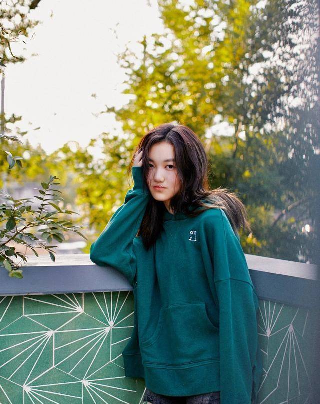 *
王菲女儿李嫣改小我私家简介 俩英文单词饱含深意 疑似不堪网络暴力_三亿体育手机版(图18)