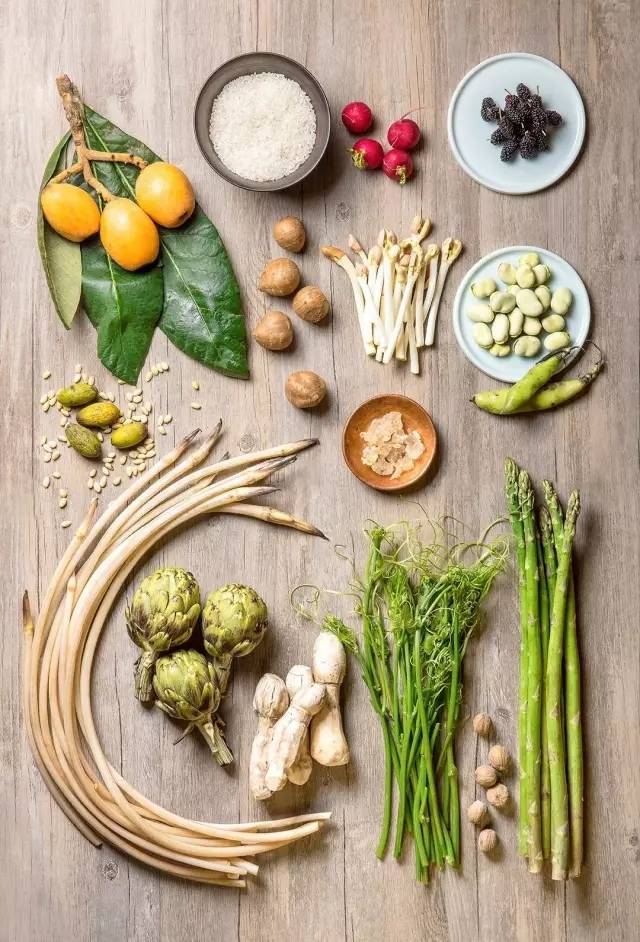 ‘三亿体育官网’凉拌芝麻菠菜的做法(图3) 三亿体育手机版